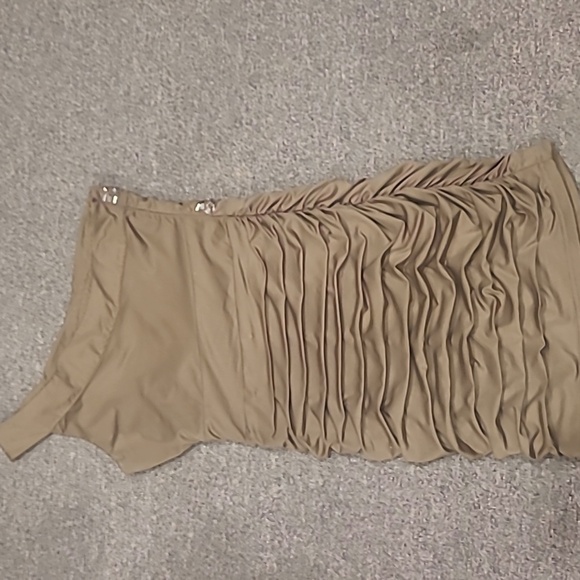 One shoulder formal dress size sm - Picture 4 of 6